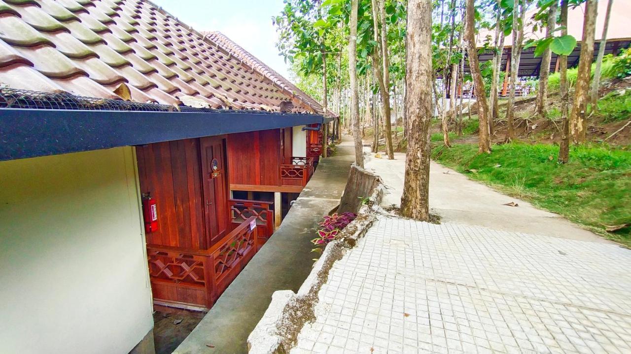 Kasuari Exotic Resort Magelang Exteriör bild