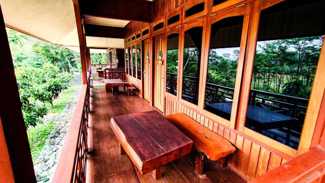 Kasuari Exotic Resort Magelang Exteriör bild